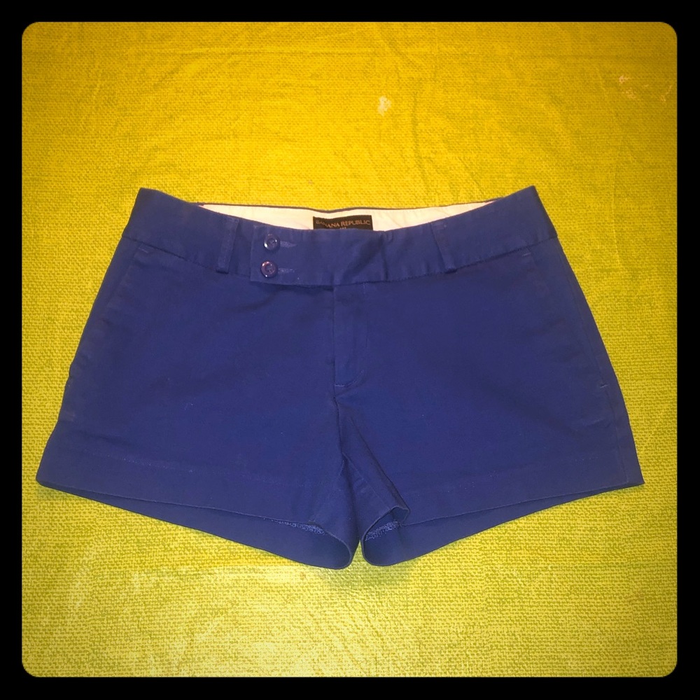 Royal blue shorts that will dress any outfit up❤️